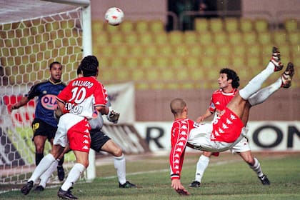 1999, Gallardo y Trezeguet, una explosiva sociedad que condujo a Mónaco al título en la Liga francesa; pudieron reencontrarse en River, en 2014, pero no sucedió