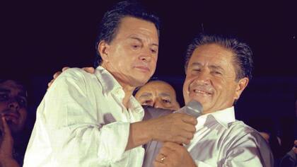 1999: Palito Ortega, en plena campaña presidencial con Eduardo Duhalde