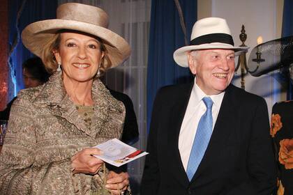 2007, La noche del Sombrero. Los padres de la reina Máxima, María del Carmen Cerruti y Jorge Zorreguieta.