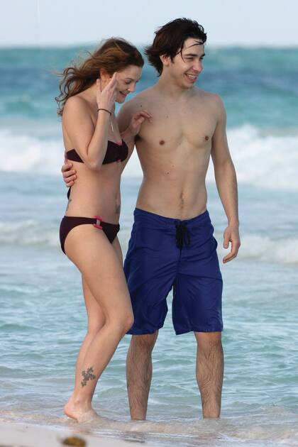 2008. En las playas de
Tulum (México) con el actor
Justin Long. Estuvieron tres
años juntos.