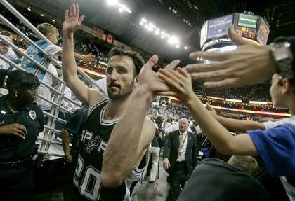 2008, Manu tras vencer a New Orleans Hornets en Louisana