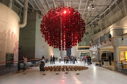 En 2012 se inauguró en el Centro Cultural Le Parc de Mendoza la Esfera roja