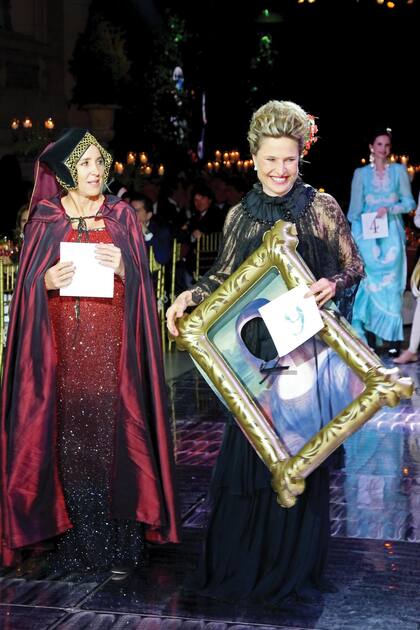 2019, Da Vinci, Una Noche Renacentista. Con la conducción de Iván de Pineda, Verónica Zoani de Nutting y Silke Reynal se animaron a participar en el desfile en el que premiaban a quienes mejor habían captado la consigna. Más que rivalidad, en la pista había diversión.