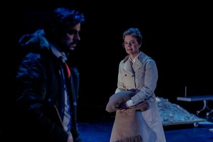 Hipólita pondera la conquista, con María Onetto, Javier Drolas, Delfina Dotti y Marina Otero; se trata de un propuesta de un preciso trabajo actoral de notable síntesis visual como sonora