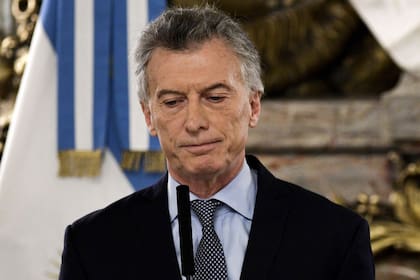 ¿Mauricio Macri sufriría la "maldición" que ha hecho que ningún gobierno no peronista haya podido terminar su mandato desde que Juan Domingo Perón llegó al poder hace más de 70 años?