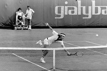 21) El equilibrista: una acción del encuentro entre Vilas y Fillol por la Copa Davis en el 77.