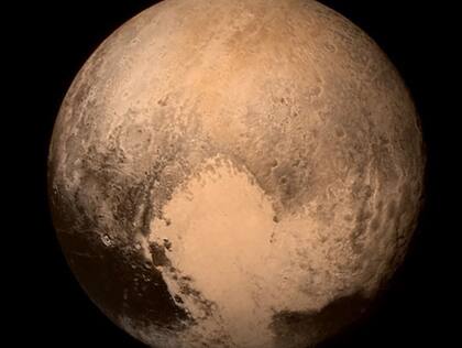 21/05/2024 Modelos matemáticos e imágenes de la nave espacial New Horizons han servido para observar más de cerca el océano que probablemente cubre a Plutón bajo una gruesa capa de nitrógeno, metano y hielo de agua. POLITICA INVESTIGACIÓN Y TECNOLOGÍA NASA