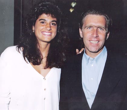 22) El brasileño Carlos Kirmayr fue el entrenador que más potenció a Sabatini en el profesionalismo. Comenzaron a trabajar juntos en Wimbledon 1990 (Gaby se hizo más ofensiva y llegó a las semifinales) y ese año la argentina logró el US Open.
