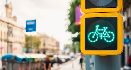 22/05/2019 Semáforo de bicicleta ESPAÑA EUROPA MADRID SALUD IESE