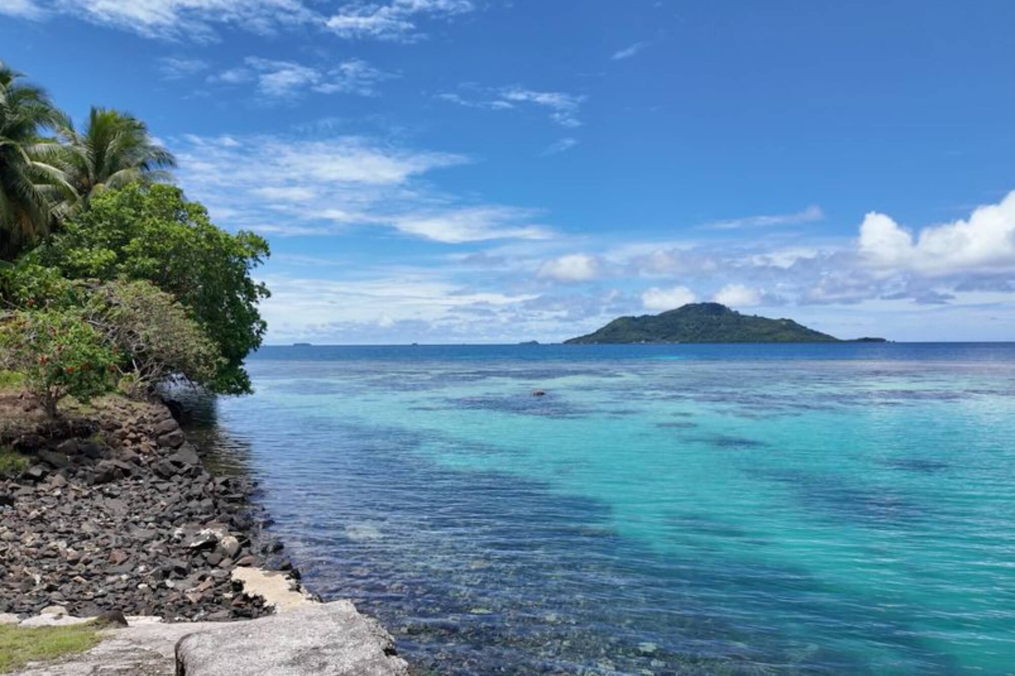 Isla Eten, una de las tantas que posee el archipiélago de Truk