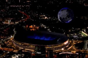 Un planeta Tierra de más de 1800 drones ilumina el cielo de Tokyo 2020