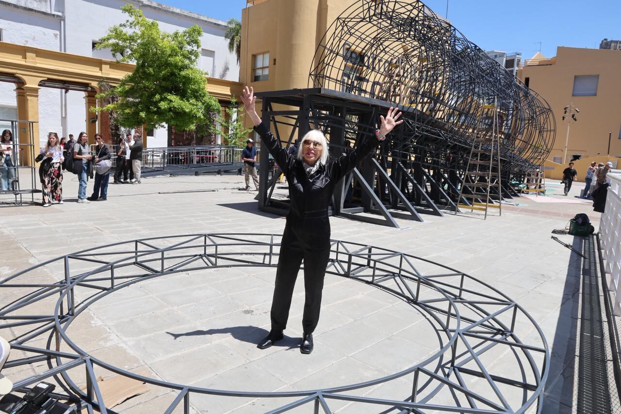 Marta Minujín armará una torre de fideos en el Recoleta