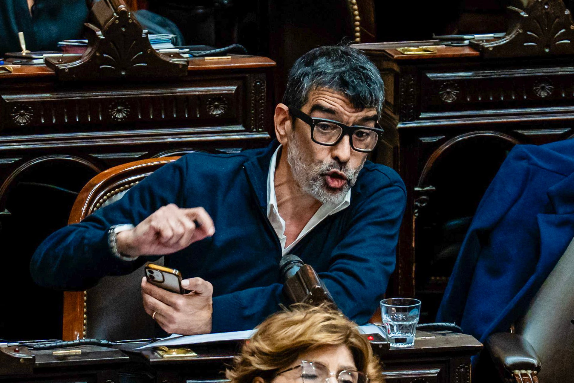El diputado kirchnerista Rodolfo Tahilade en el informe de gestión de Manuel Adorni