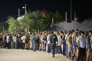 Intimidad de la noche joven en Pinamar, que arranca temprano y termina muy tarde