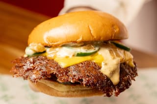 Cómo es la técnica para realzar el sabor de las hamburguesas