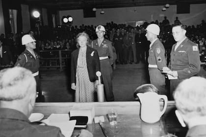 240 testitgos declararon contra Ilse Koch en su juicio, a tal punto que ella misma se admitió: "¡Soy culpable! ¡Soy una pecadora!"