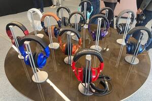 25/10/2023 Auriculares M-50 de Audio-Technica.. Audio-Technica ha cumplido 50 años desarrollando auriculares tanto de audio profesional como para el día a día de sus usuarios, subrayando los principales valores de la empresa para satisfacer las necesidades de los usuarios, centrados en la creatividad, la sensibilidad hacia el arte y el conocimiento para fomentar el desarrollo I+D. POLITICA