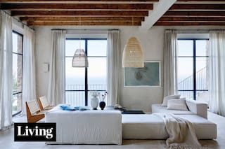 Dos familias compraron una casa de veraneo para restaurarla y disfrutarla sin conflictos