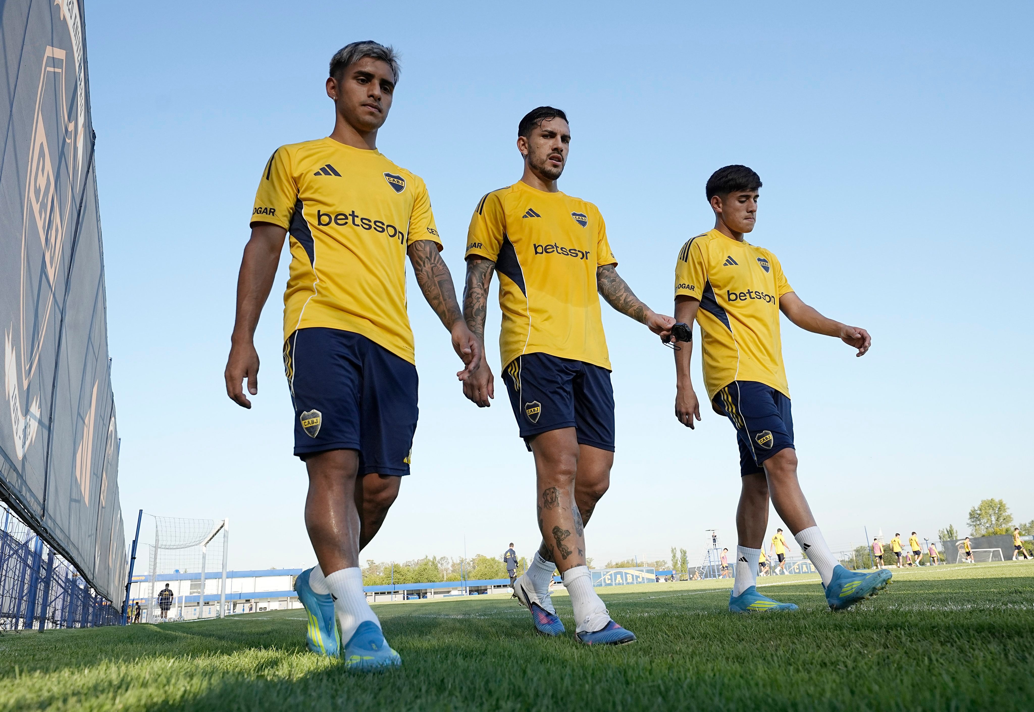 Tomás Aranda, junto a Milton Delgado y Leandro Paredes, tres de los cuatro volantes titulares en el Monumental.