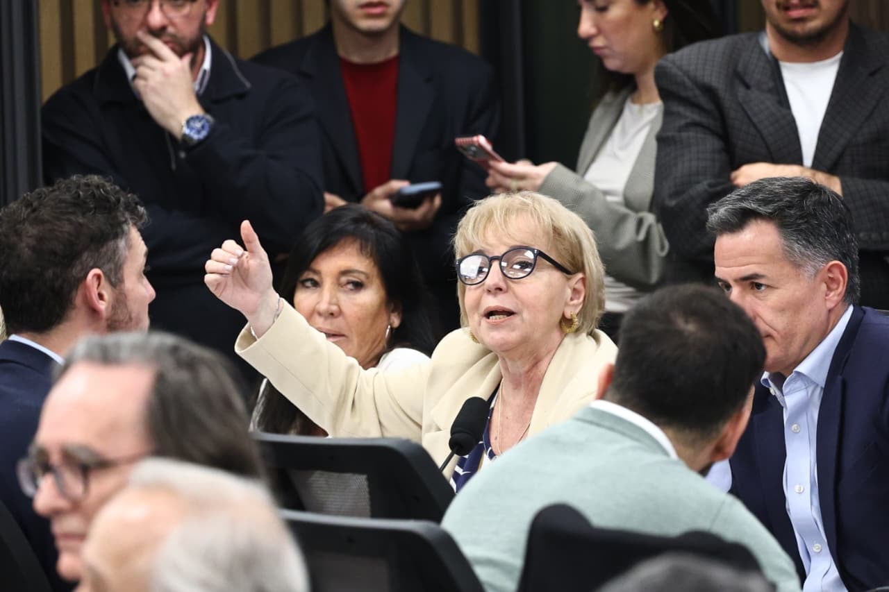 Diputados debate por el endeudamiento y los plazos para dictaminar