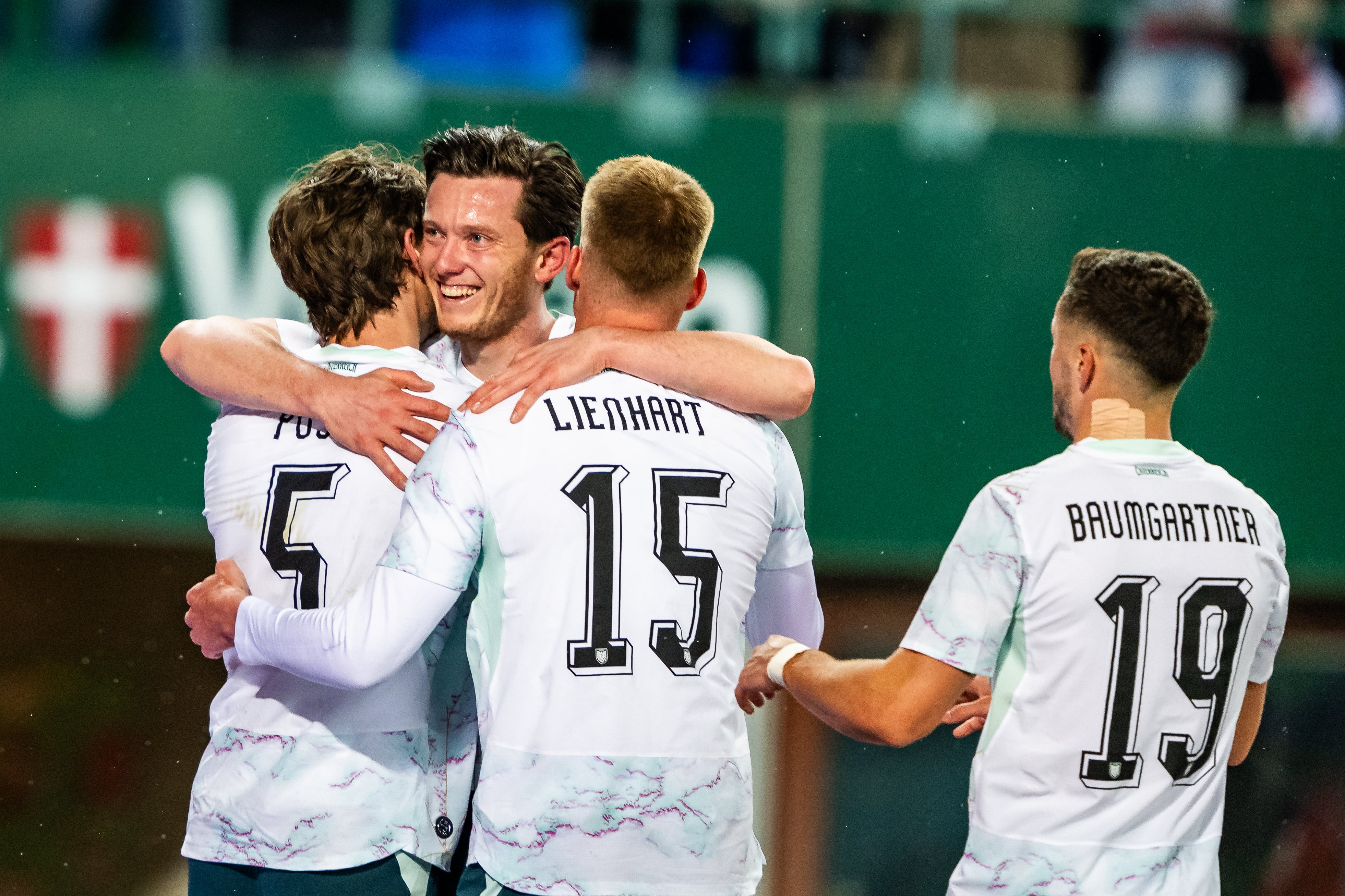 Ante su público, Austria goleó 5-1 a Ghana, que también estará en el Mundial.