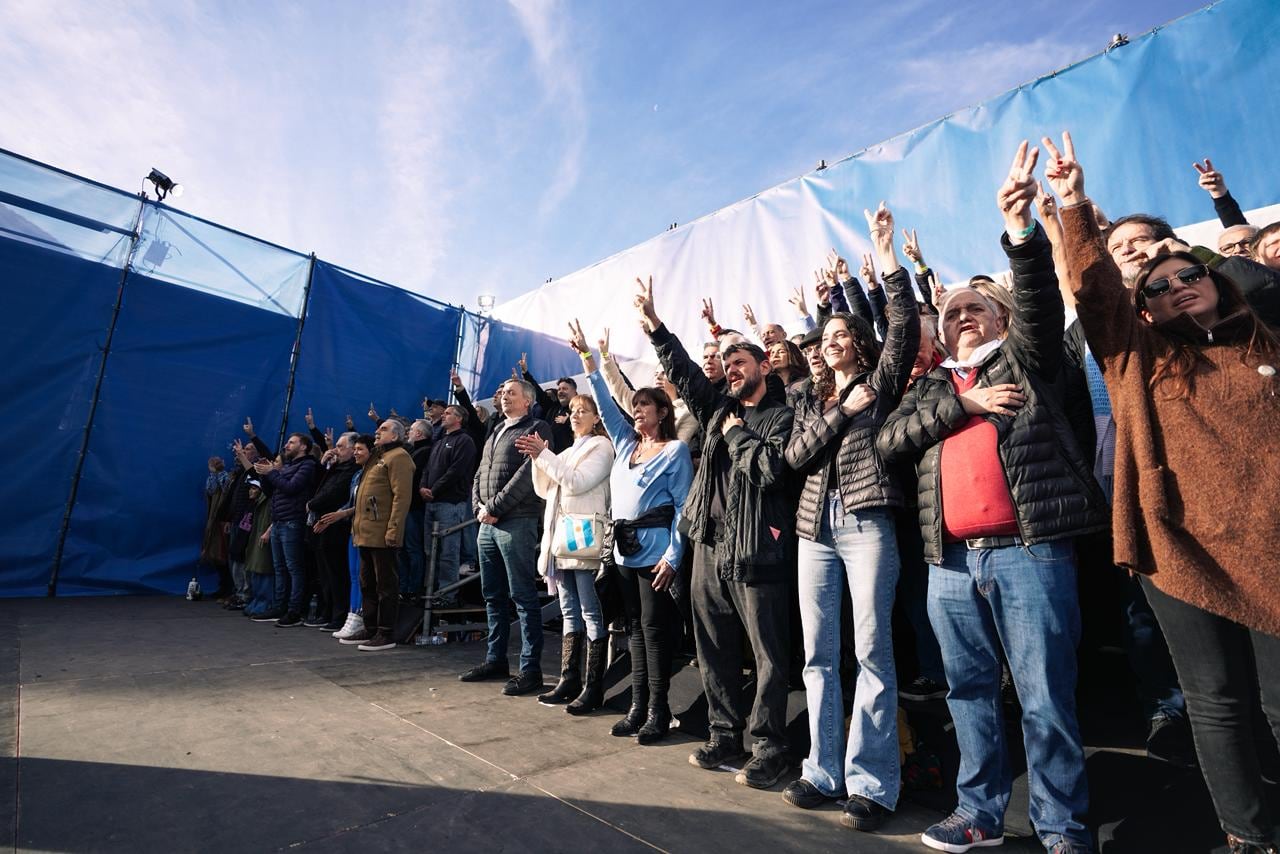 Algunos de los dirigentes presentes en el acto