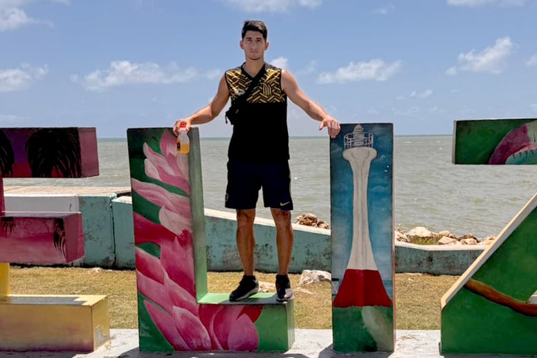 Es cordobés, se metió en un grupo de Facebook y terminó jugando en la liga de Belice