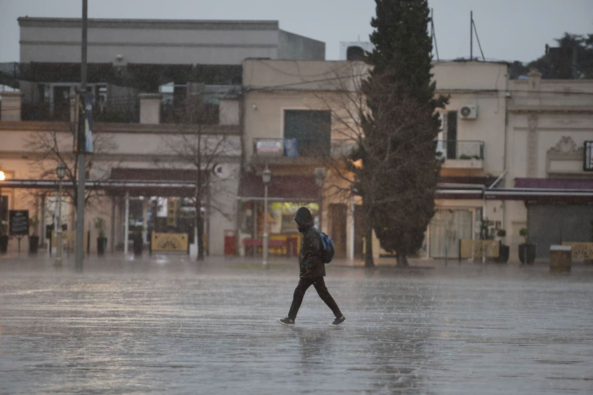 En dos provincias rigen alertas por lluvias