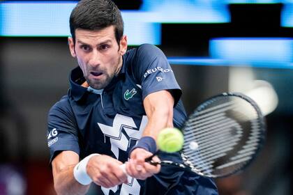 El serbio Novak Djokovic avanzó a los cuartos de final del ATP 500 de Viena y se aseguró terminar el año como número 1.