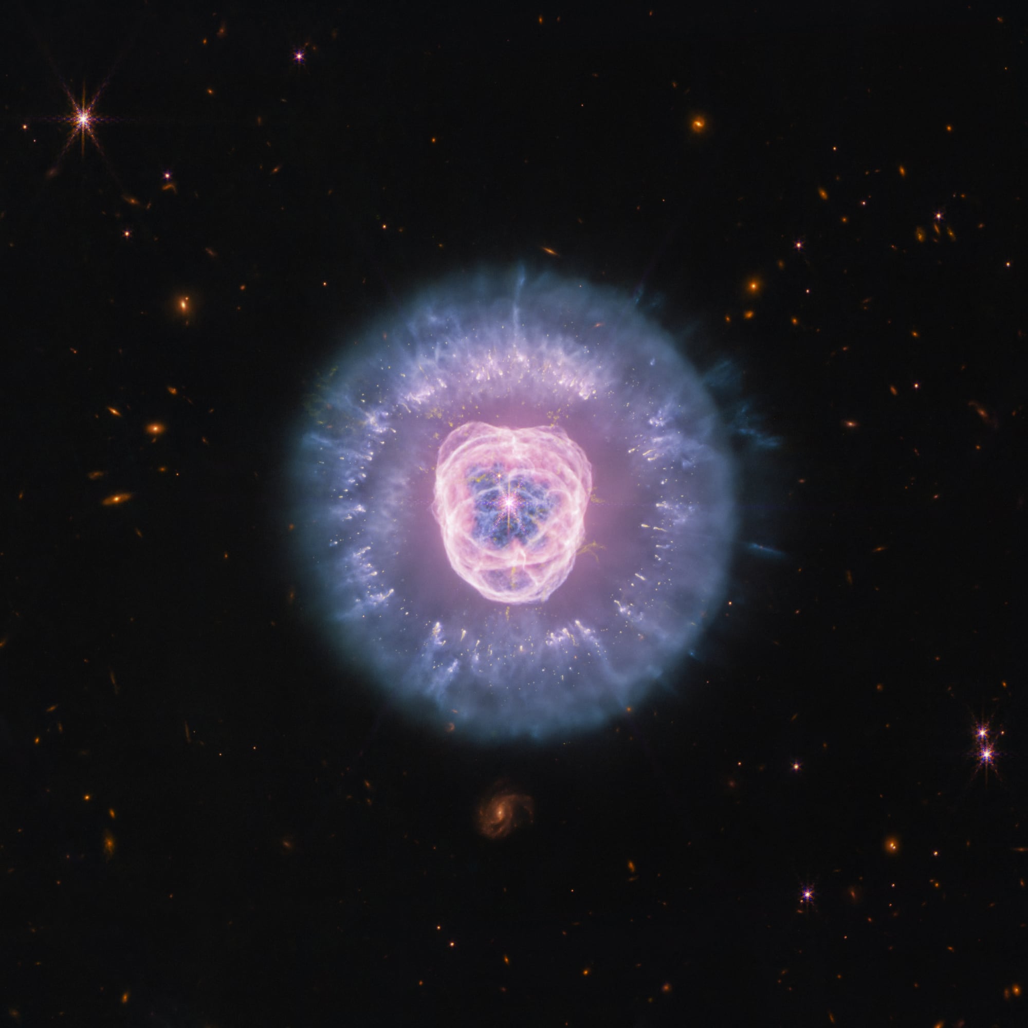 La nueva imagen de la NASA: el telescopio James Webb revela con mayor detalle la Nebulosa del León 6 NGC 2392 se encuentra a unos 5000 años luz de la Tierra y pertenece a la constelación de Géminis