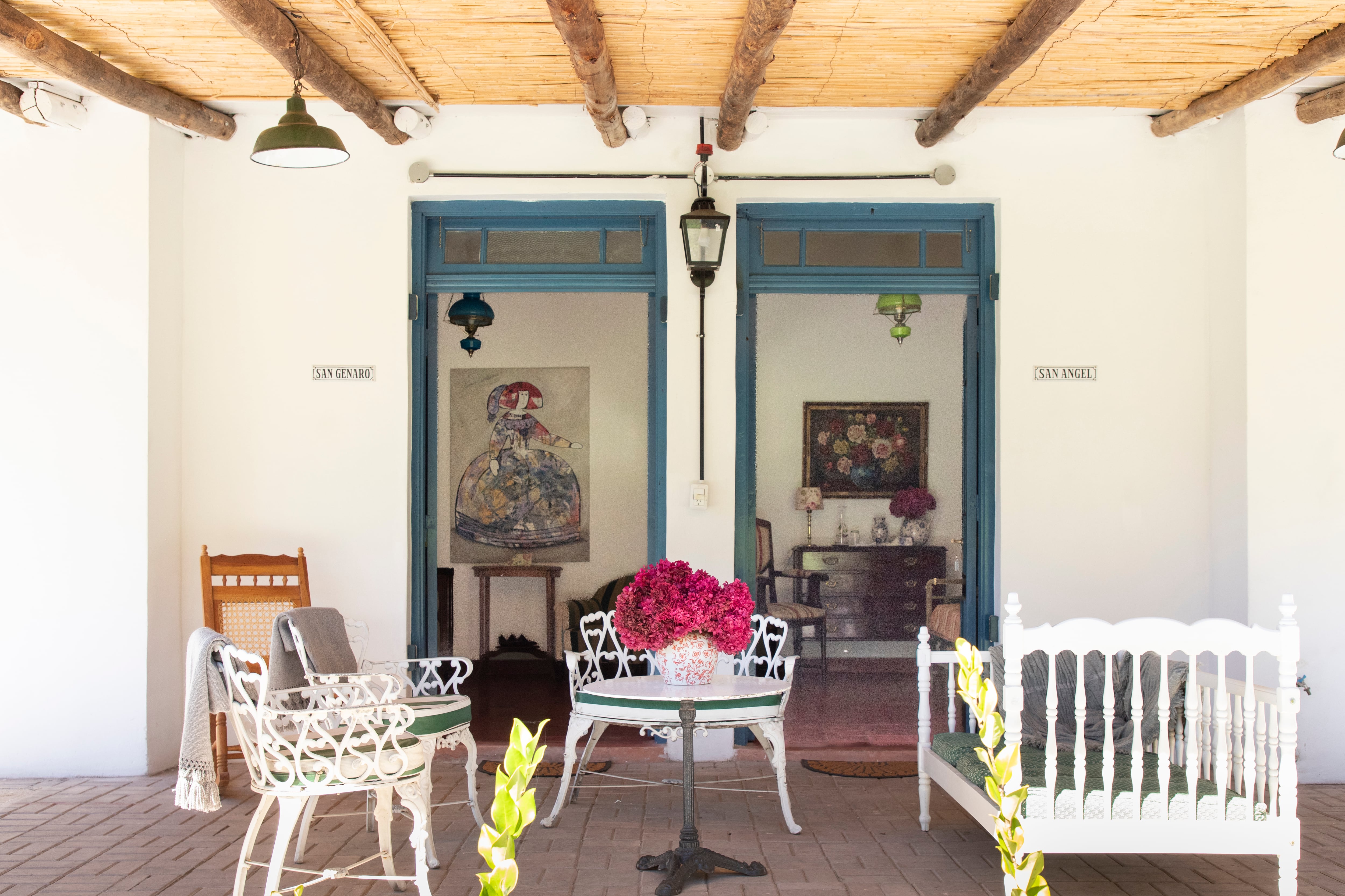 La galería oficia de antesala a las dos nuevas suites construidas al otro lado del parque