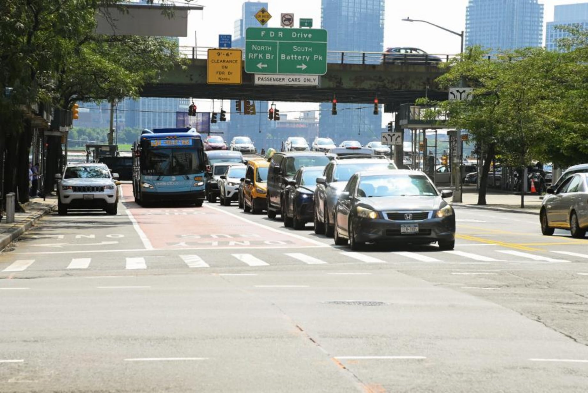 Los carriles exclusivos para los autobuses demostraron ser efectivos para aumentar la velocidad de los traslados