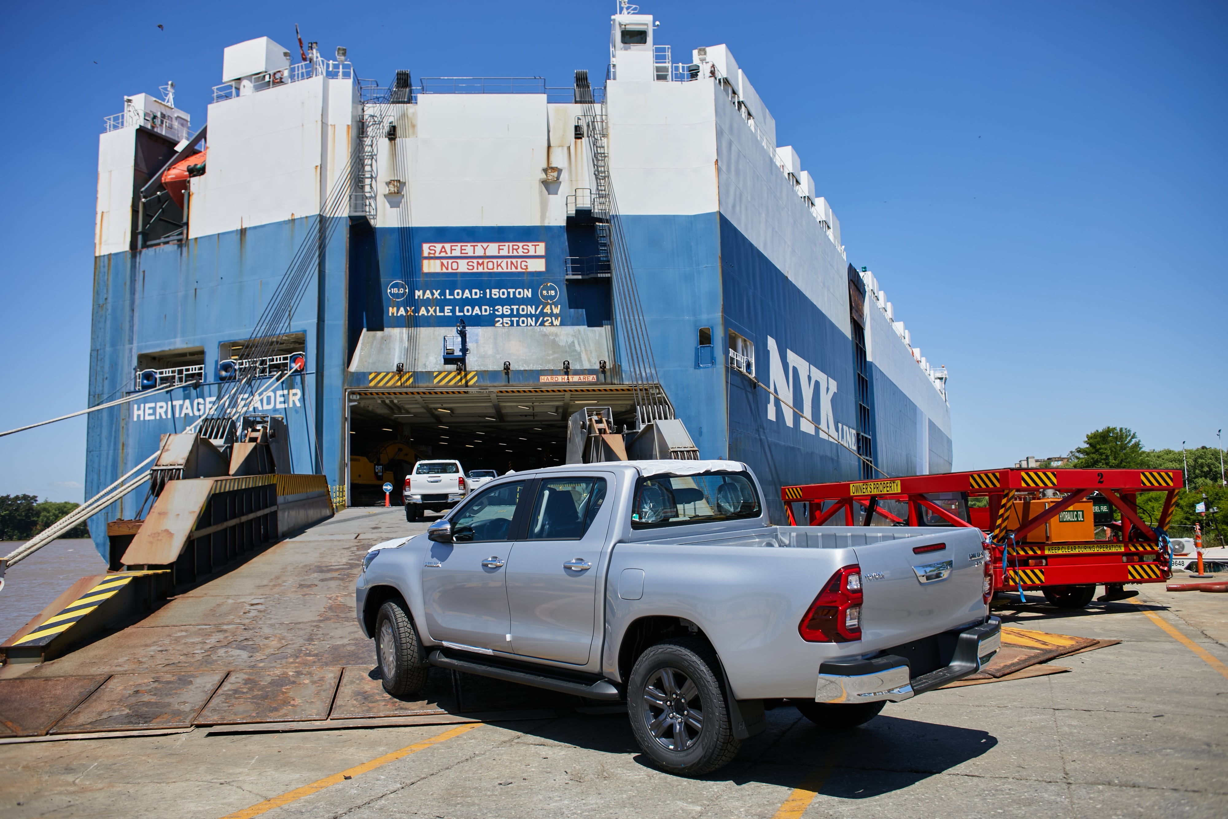 El detrás de escena de cómo se envían 300 autos por día al puerto para vender en el mundo