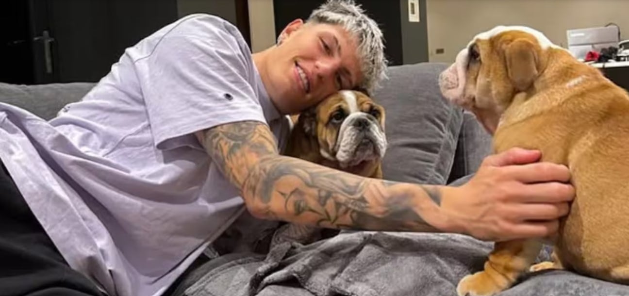 Freko y Burrows, los perros de Alejandro Garnacho