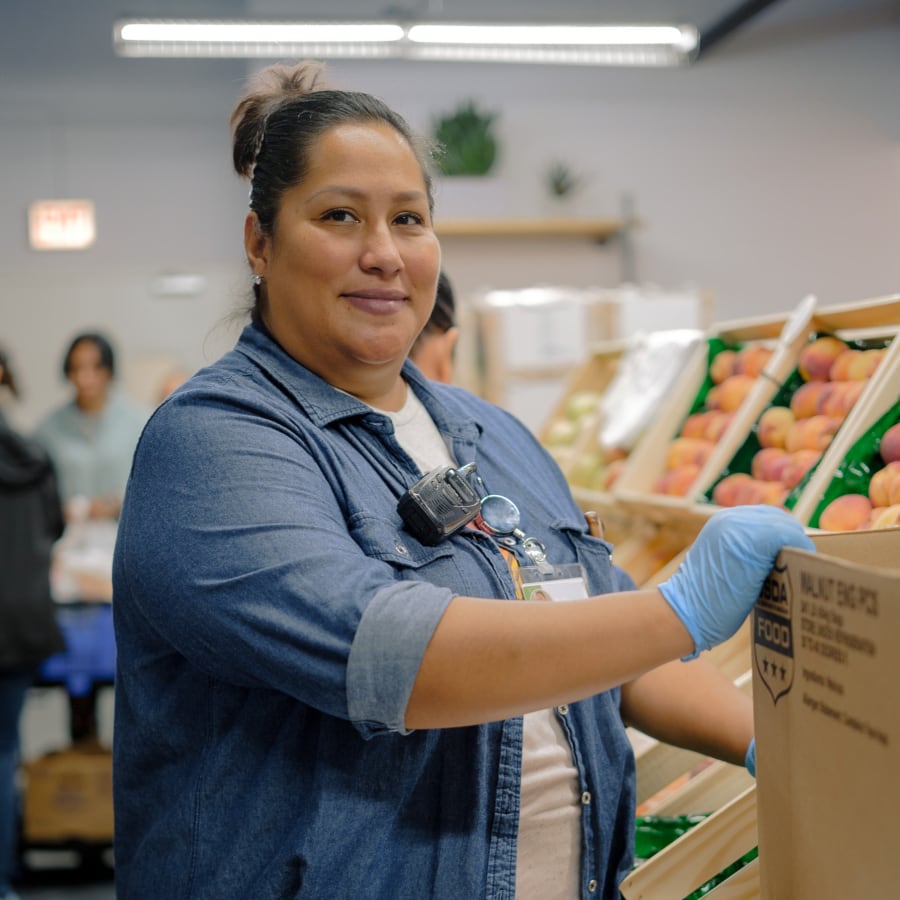 El Banco de Alimentos Greater Chicago Food ofrece comidas calientes y despensas saludables gratis (/The Greater Chicago Food Depository/Lou Foglia)