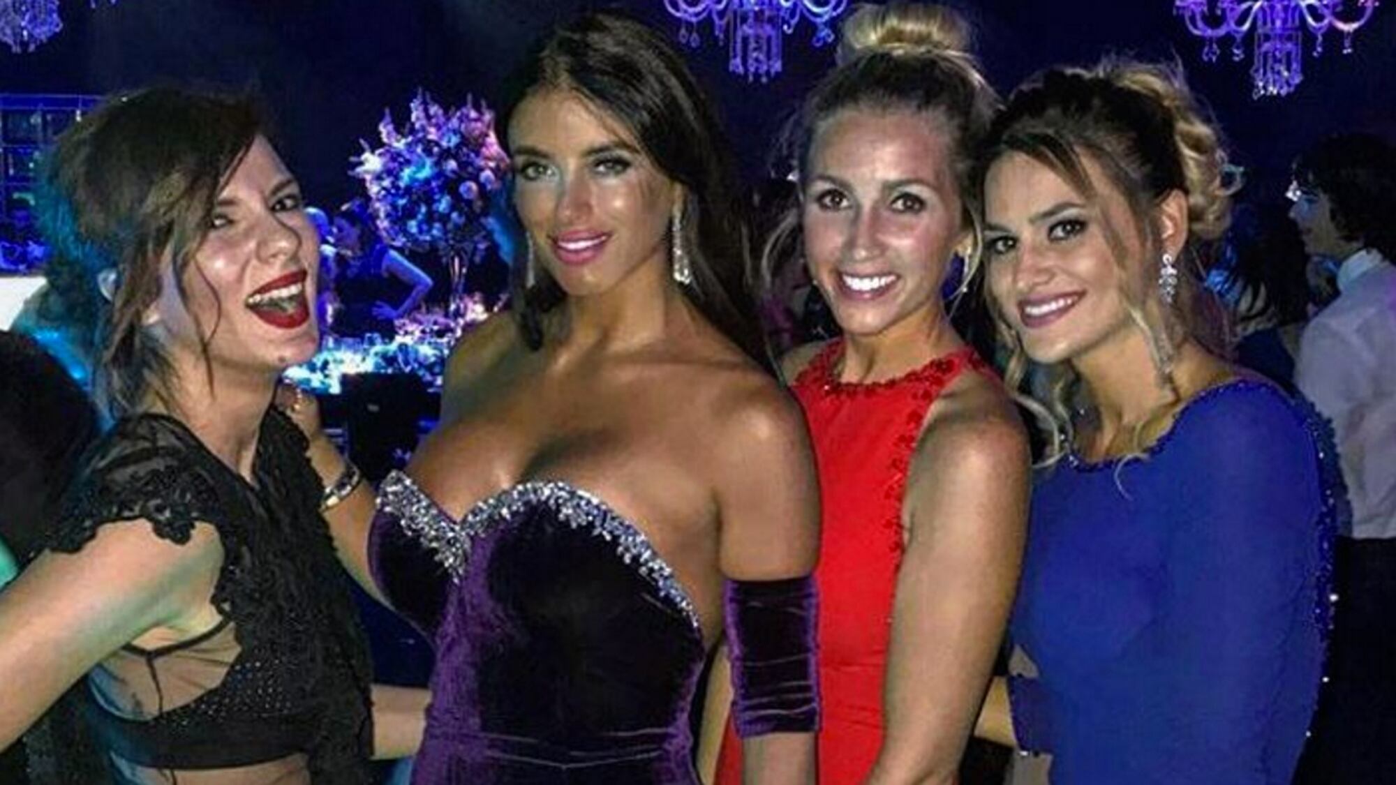 Gimena Accardi junto a las íntimas amigas de la novia, Daniella Semaan, Sofía Balbi y Elena Galera