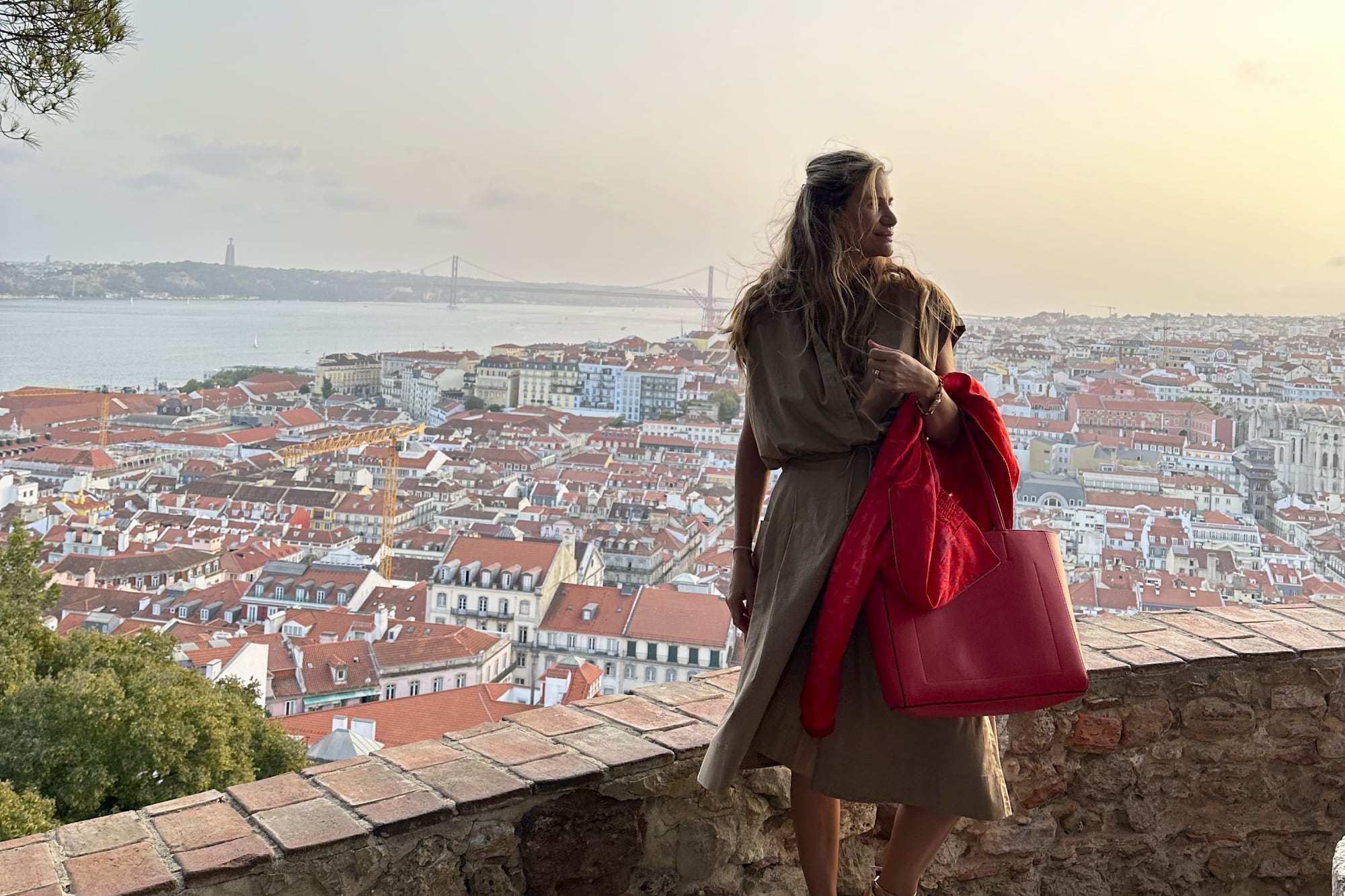 Eligieron un país con tres requisitos esenciales y que acompaña el IQ elevado de su hijo: “Hoy es otra persona”