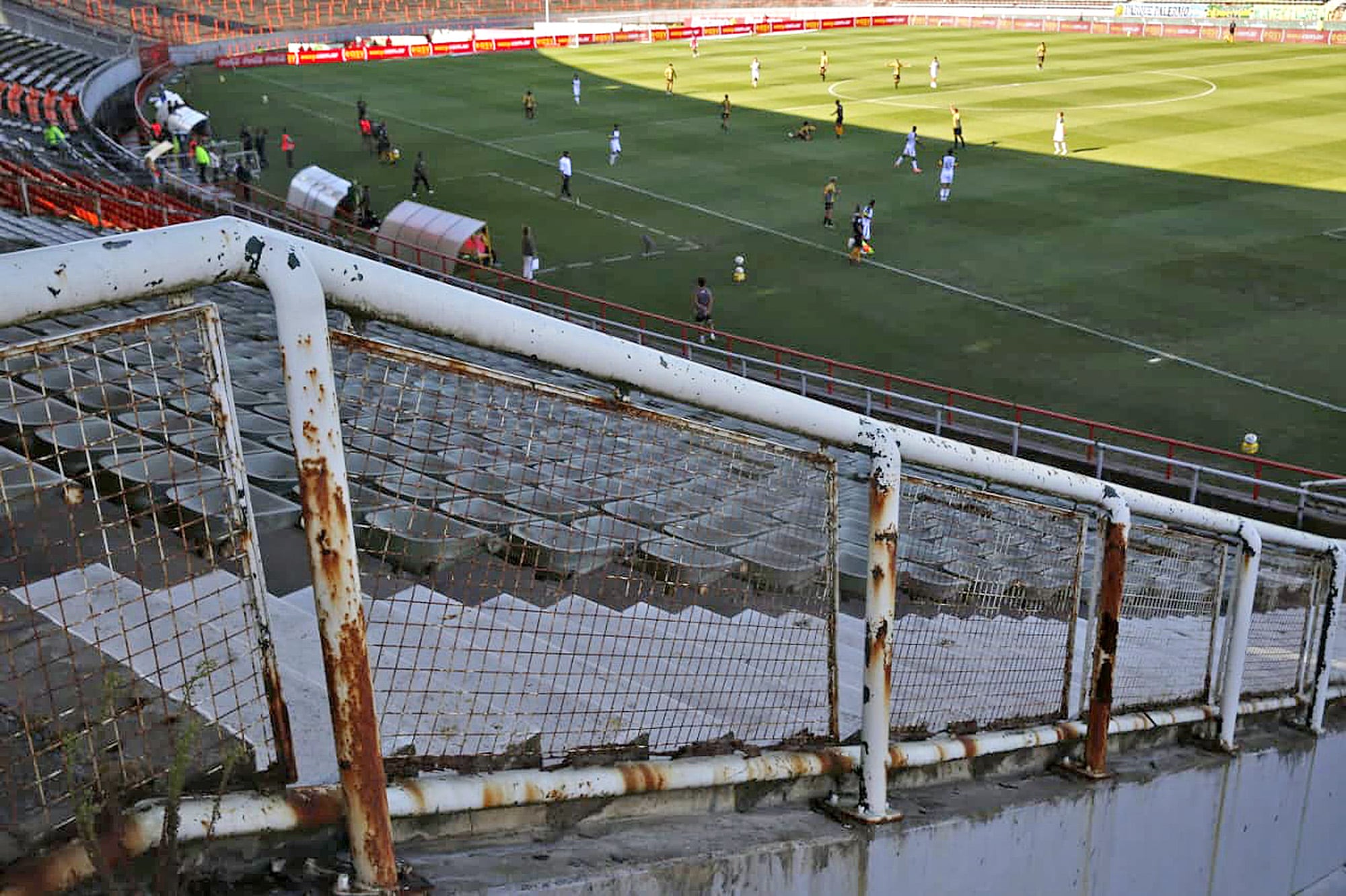 El partido de Aldosivi frente a Defensa y Justicia en el estadio de Mar del Plata