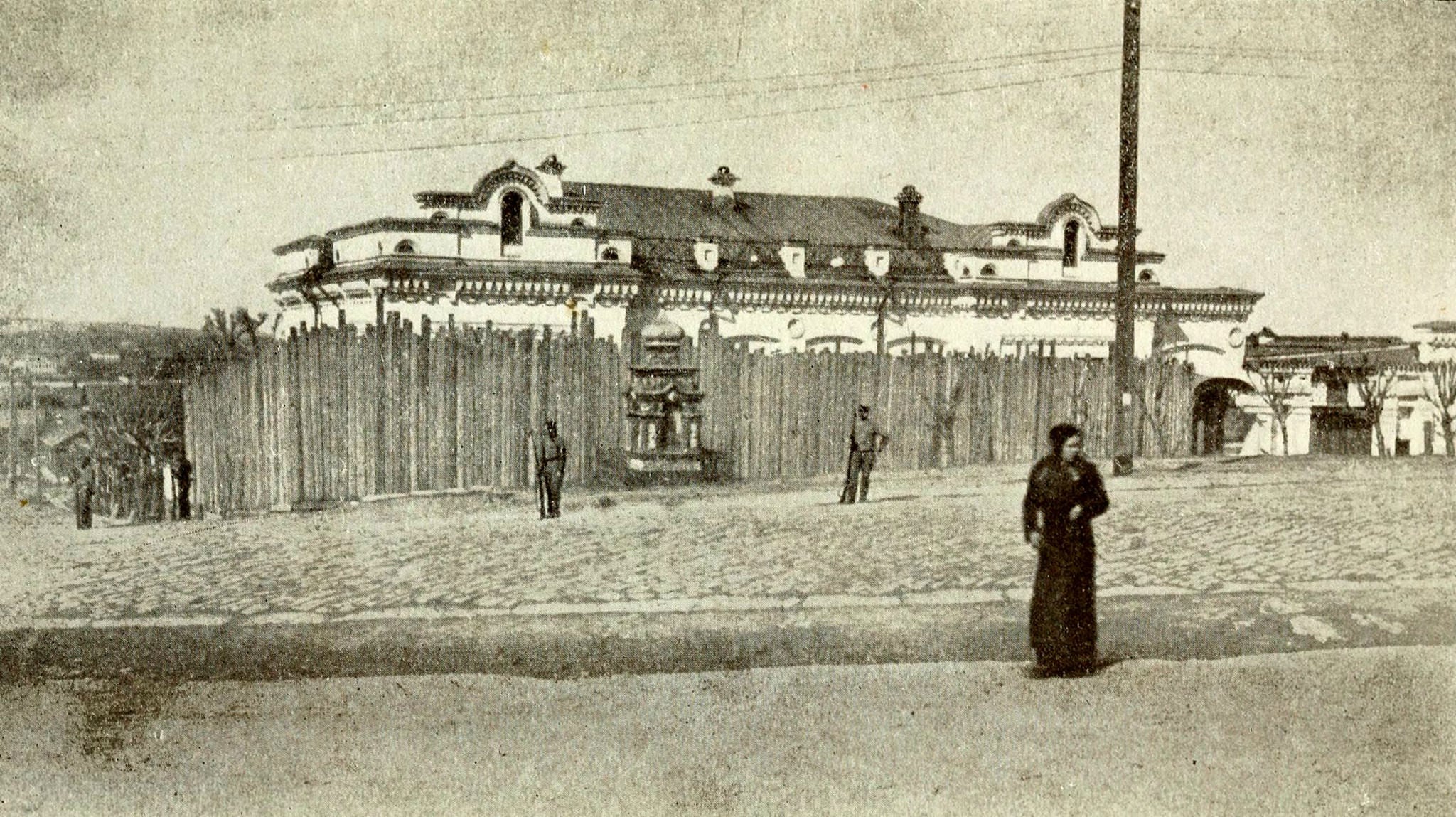 La casa Ipatiev, una vez vallada