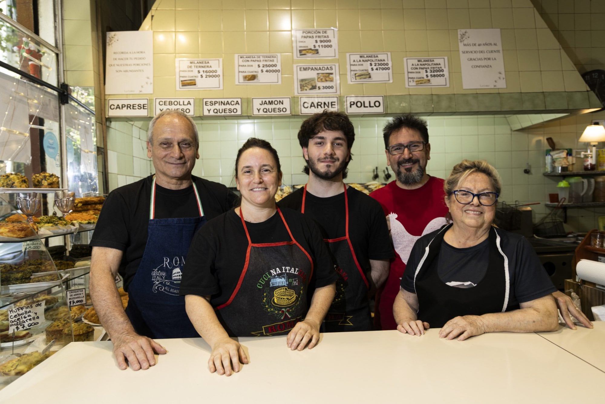 La familia dueña de Rotiseria La Tana