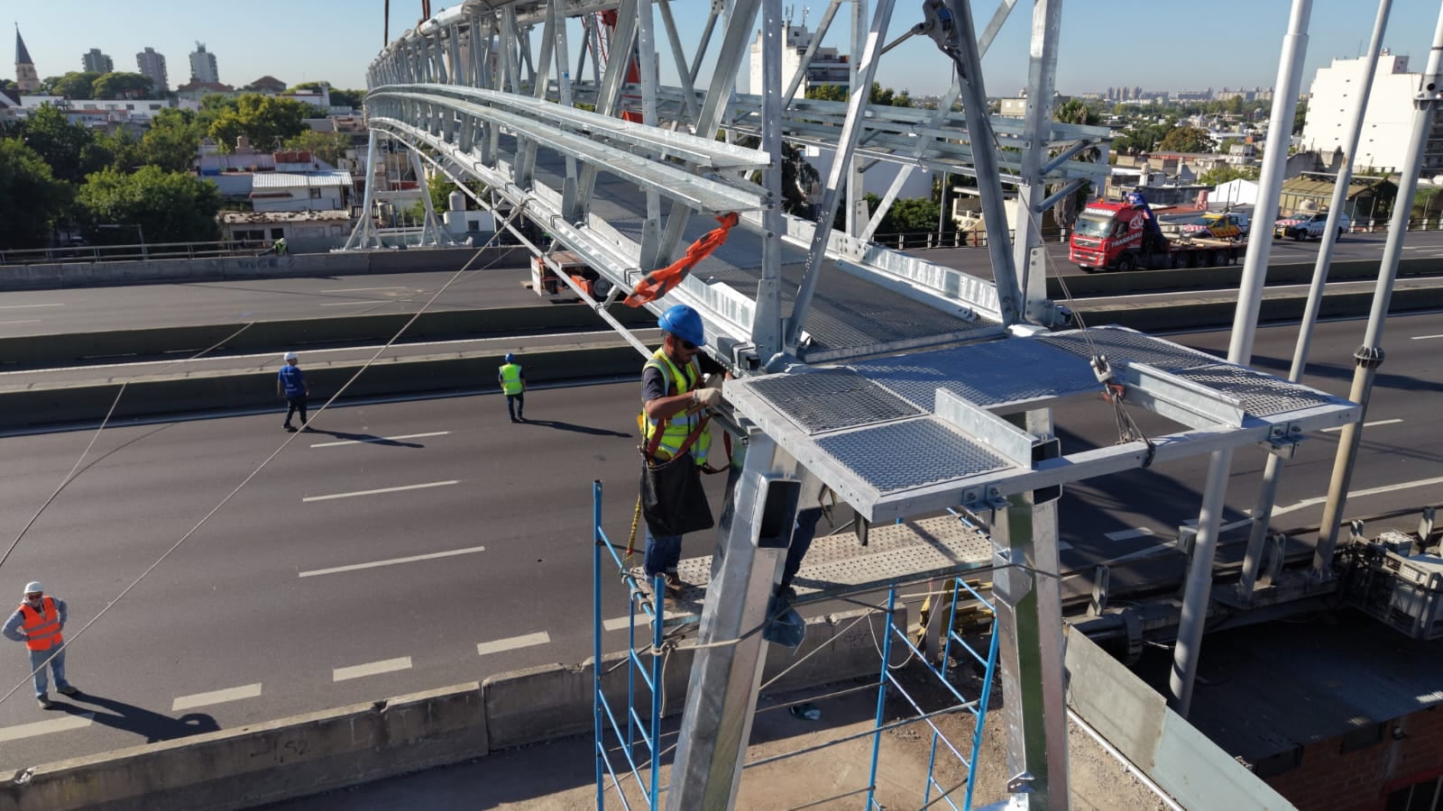 Las autopistas Perito Moreno y 25 de Mayo estuvieron cerradas durante 7 horas por obras