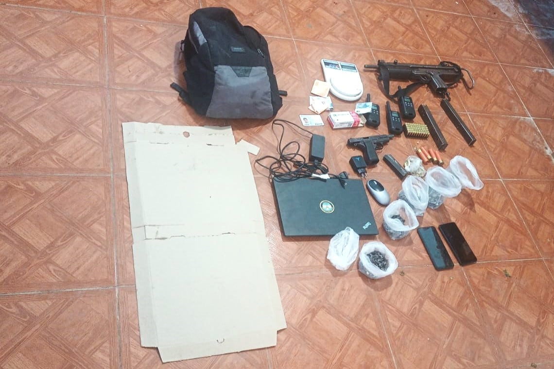 La víctima de un sicario tenía en su casa una ametralladora, pero salió desarmado para hacer una compra en un kiosco y fue asesinado con 13 balazos en el rostro