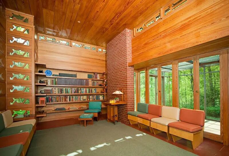 Vivienda por diseñada por Wright