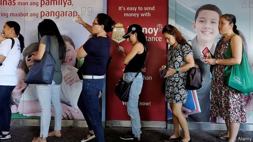 Las remesas enviadas por migrantes que viven en EEUU al exterior en efectivo pagarán un impuesto del 1%