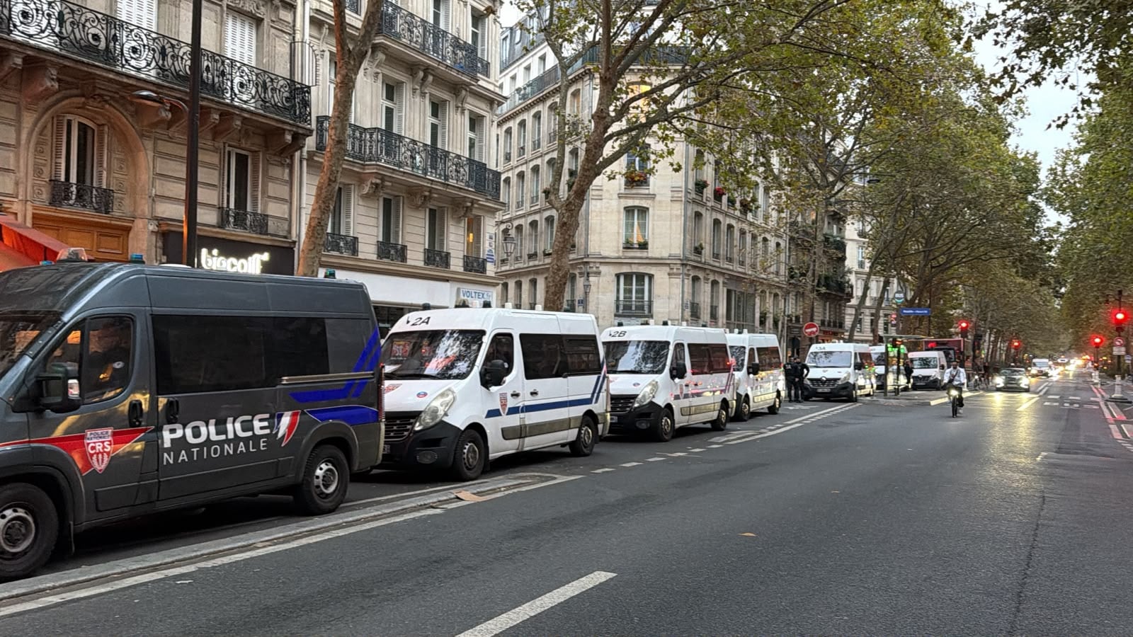 La policía se prepara para futuros incidentes