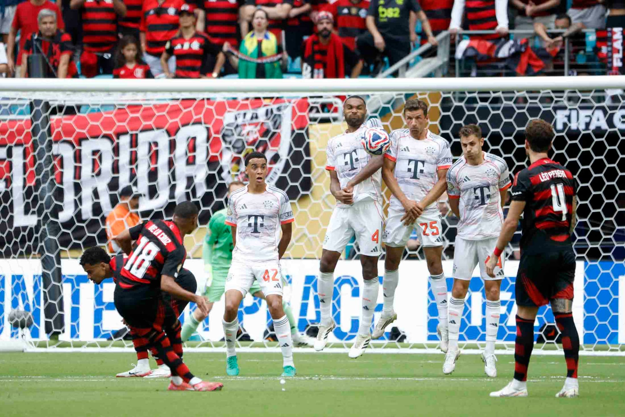 En el Mundial de Clubes solo disputó el último encuentro ante Bayern Múnich, que fue derrota 4-2 y eliminación en octavos de final