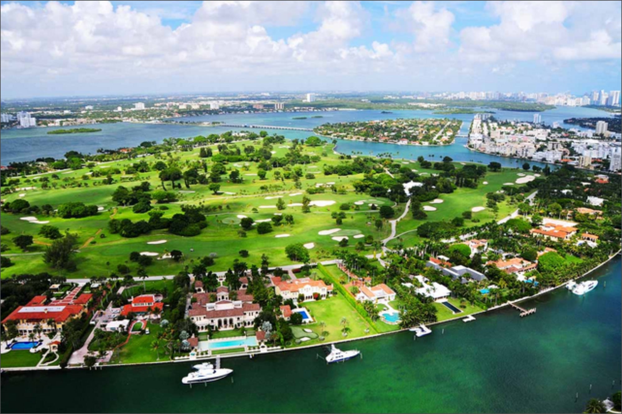 En Florida, Indian Creek Village es un enclave que alberga a celebridades y tiene su propio departamento de policía