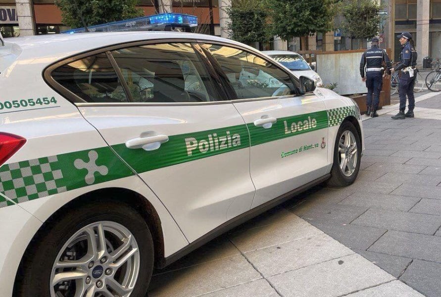 La policía local interrogó al hombre por toda la situación (Foto: X)