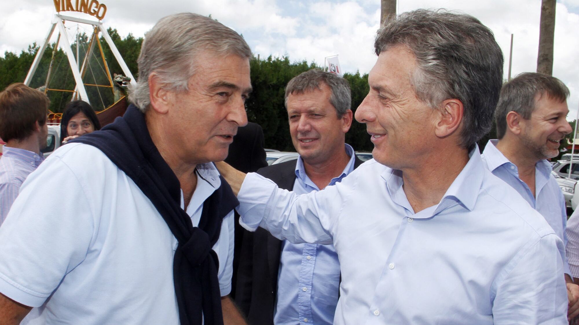 Oscar Aguad y Mauricio Macri cuando fueron imputados por el acuerdo con el Correo Argentino, antes de que la causa pase a la Justicia porteña