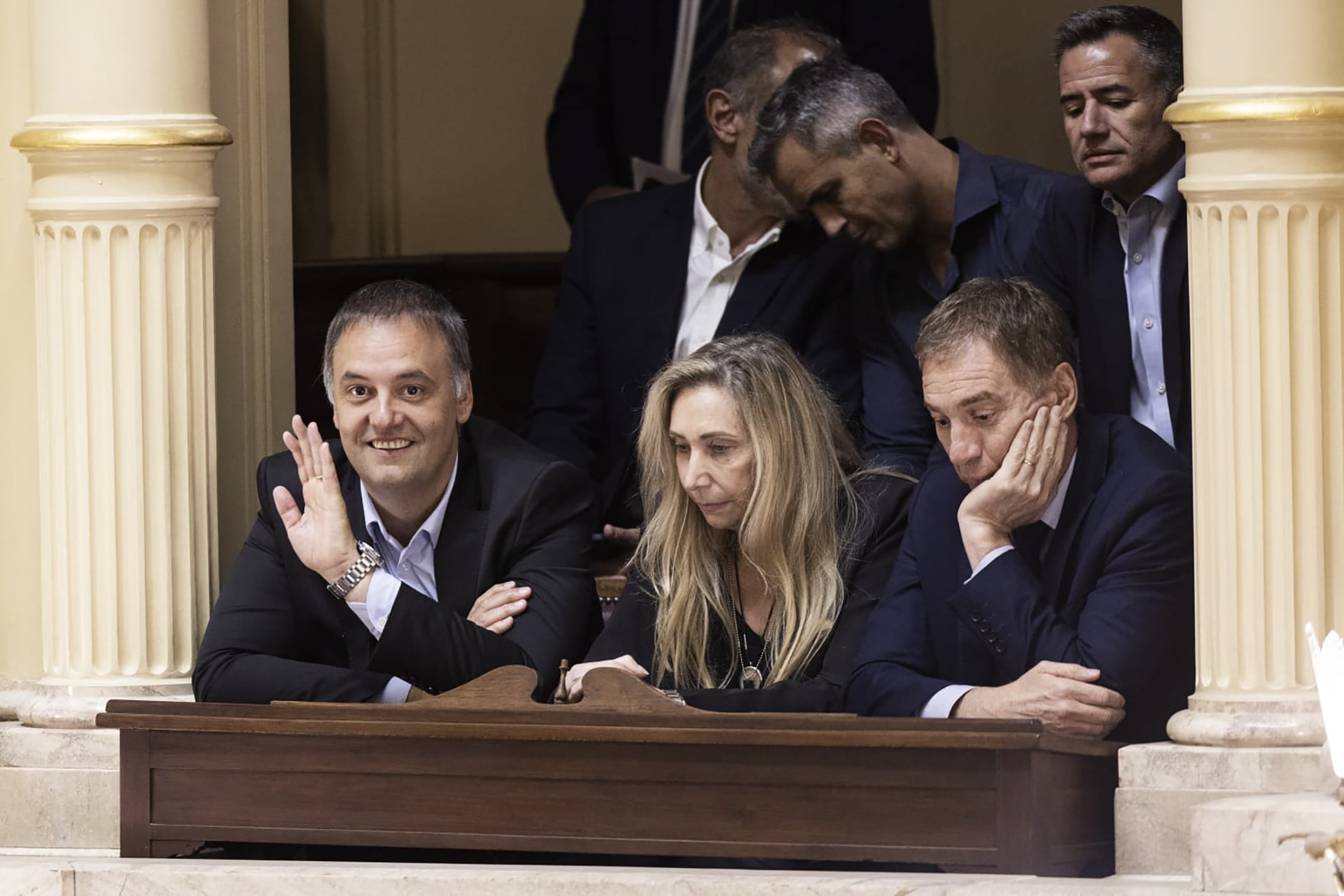 Manuel Adorni, Karina Milei y Diego Santilli en el palco del Congreso Nacional